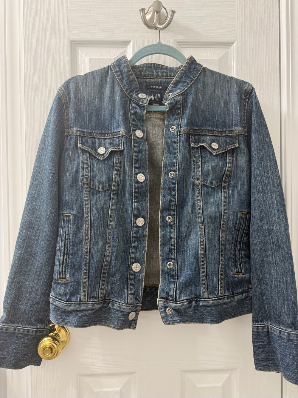 Vintage GAP Women’s Medium Blue Denim Collarless Jacket